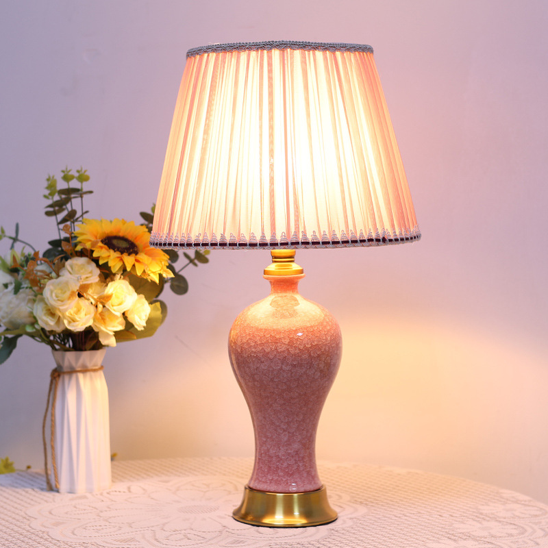 Desk Lamp - Luminária de mesa em forma de